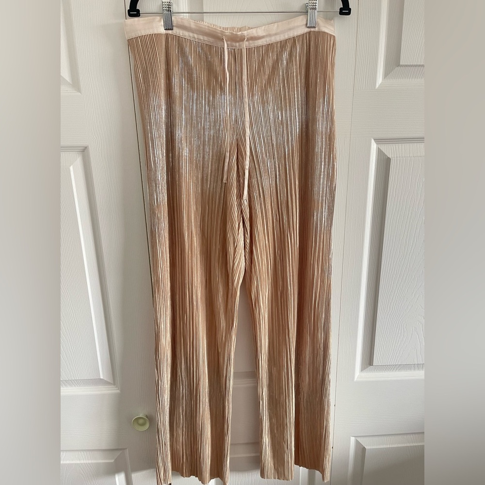 Victoria's Secret Shimmering Beige Pleated Pajama Set - Picture 4 of 6